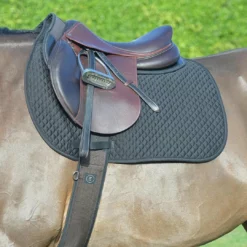 Brand new ✔️ Saddle Pads & Fittings Equifit Essential Square Pad ⌛ 17 Saddle Pads & Fittings Equifit Essential Square Pad